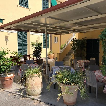 Hotel Verdesolemare Марина-ди-Пьетрасанта Экстерьер фото