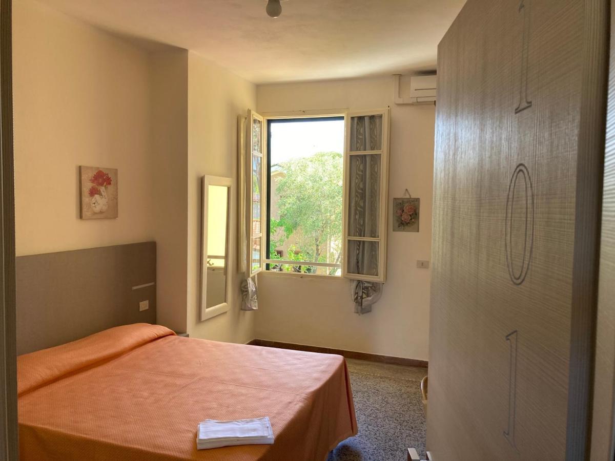 Hotel Verdesolemare Марина-ди-Пьетрасанта Экстерьер фото