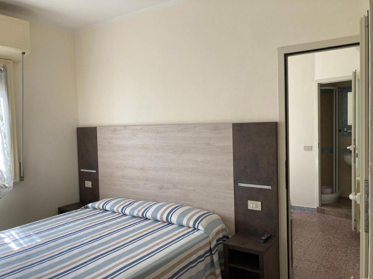 Hotel Verdesolemare Марина-ди-Пьетрасанта Экстерьер фото