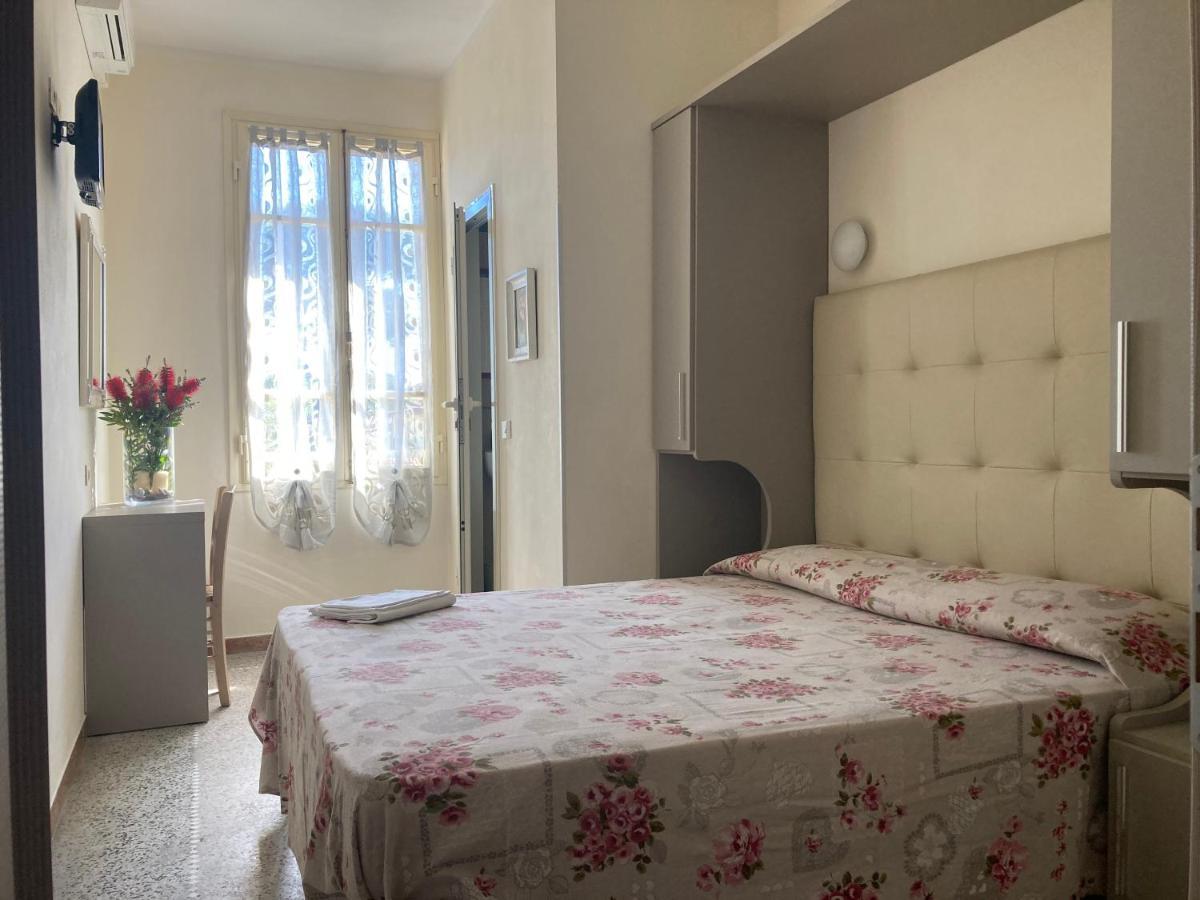 Hotel Verdesolemare Марина-ди-Пьетрасанта Экстерьер фото