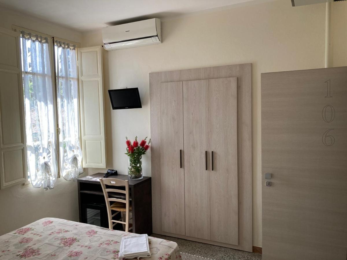 Hotel Verdesolemare Марина-ди-Пьетрасанта Экстерьер фото