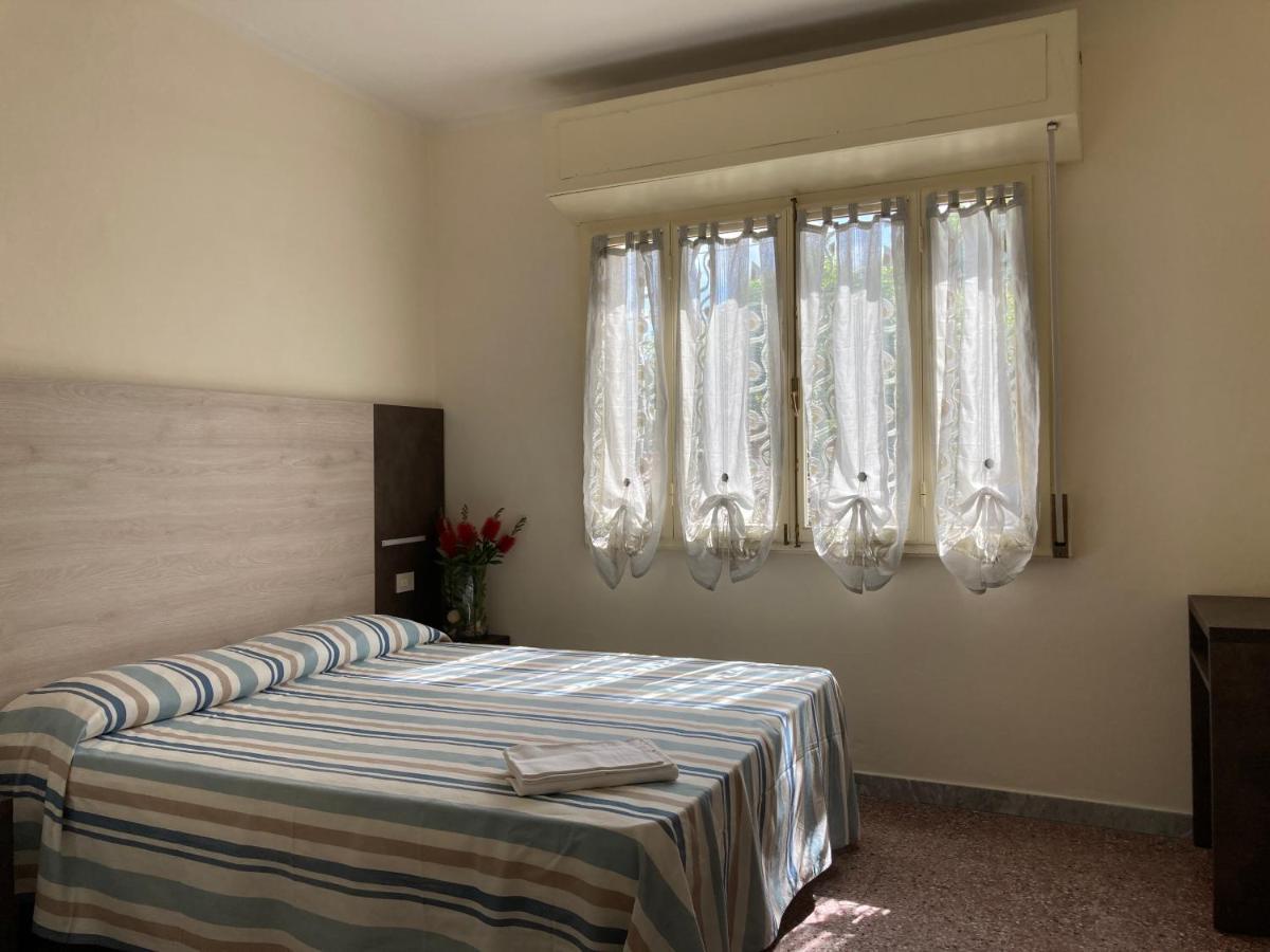 Hotel Verdesolemare Марина-ди-Пьетрасанта Экстерьер фото