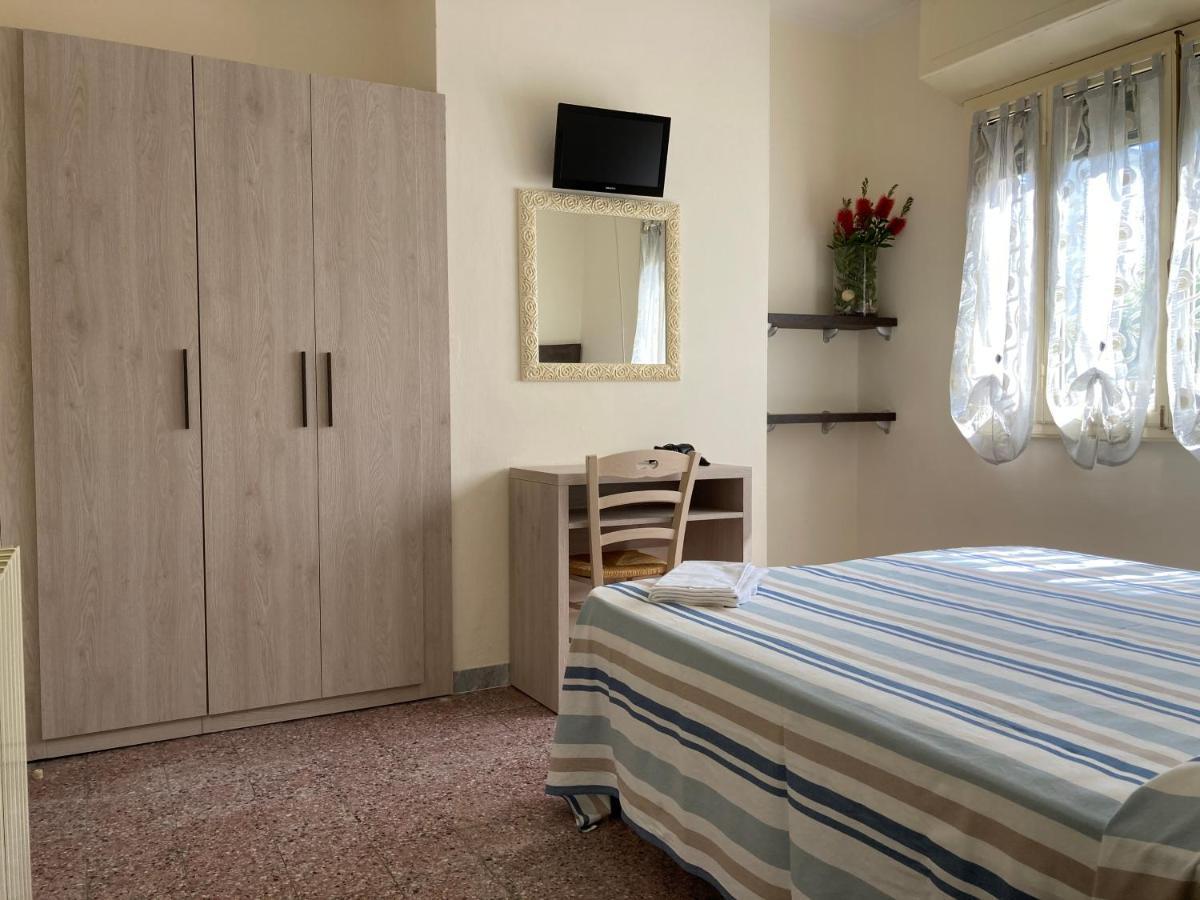Hotel Verdesolemare Марина-ди-Пьетрасанта Экстерьер фото