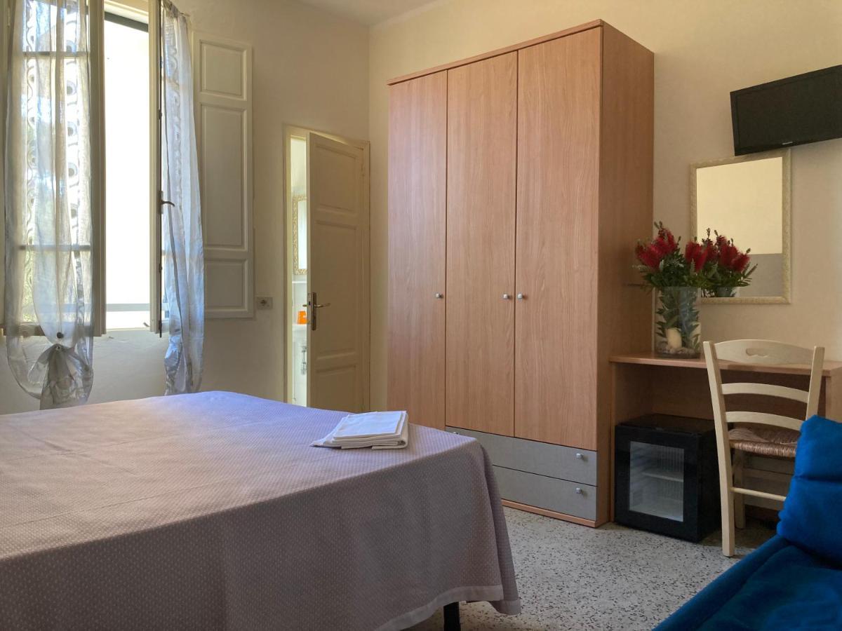 Hotel Verdesolemare Марина-ди-Пьетрасанта Экстерьер фото