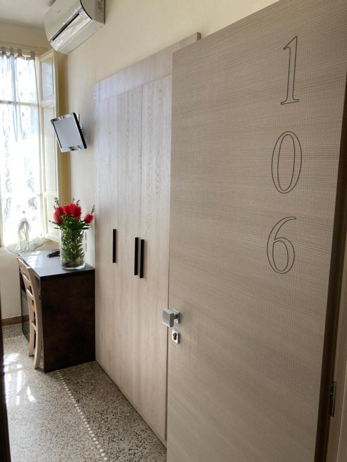 Hotel Verdesolemare Марина-ди-Пьетрасанта Экстерьер фото