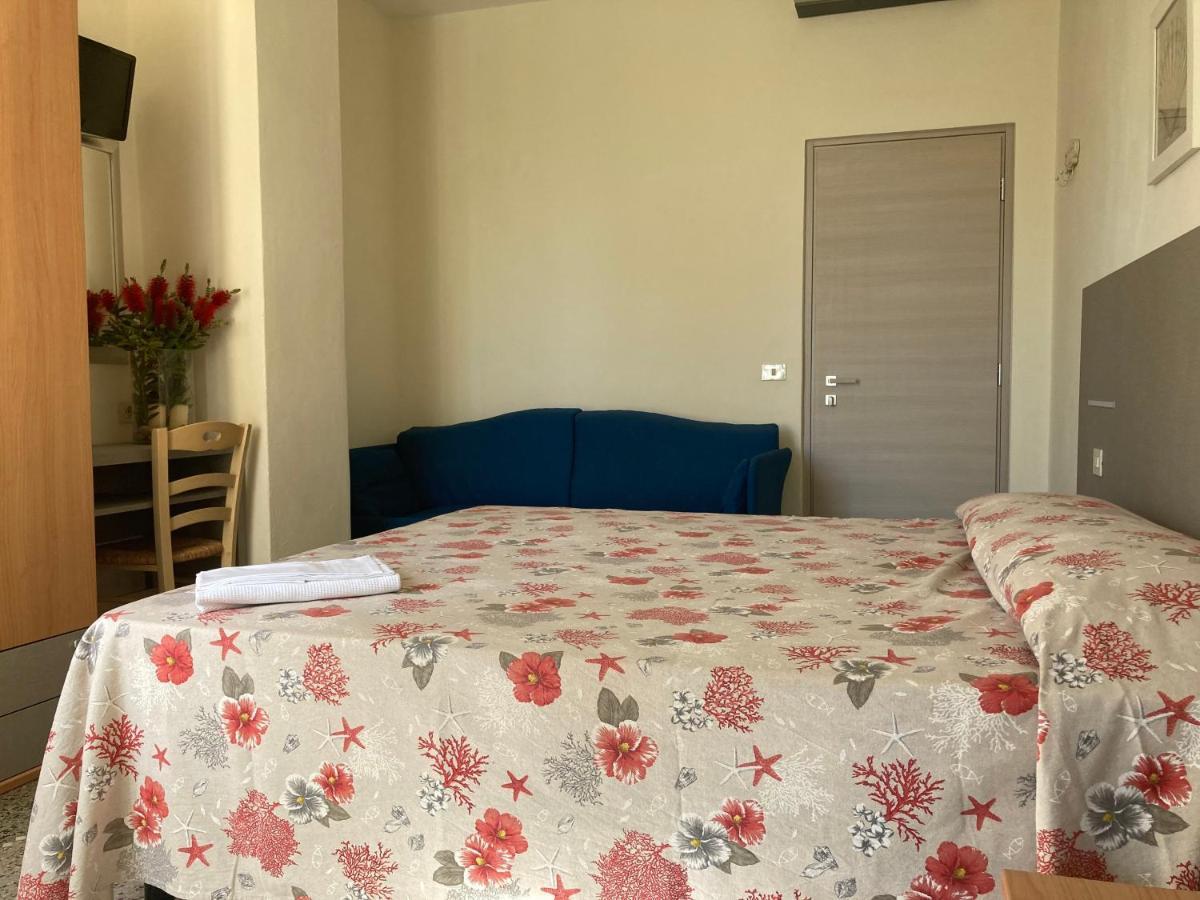 Hotel Verdesolemare Марина-ди-Пьетрасанта Экстерьер фото
