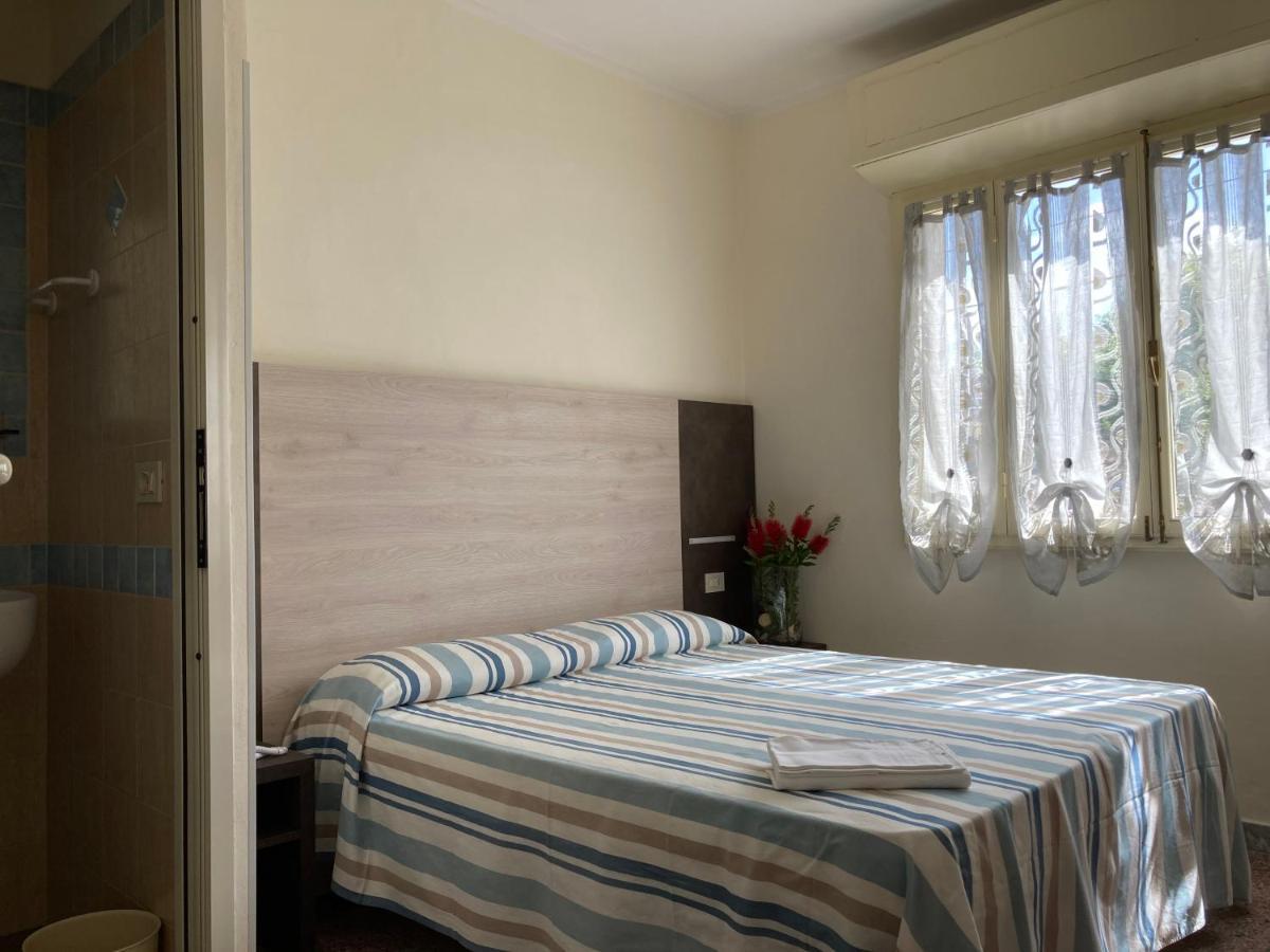 Hotel Verdesolemare Марина-ди-Пьетрасанта Экстерьер фото