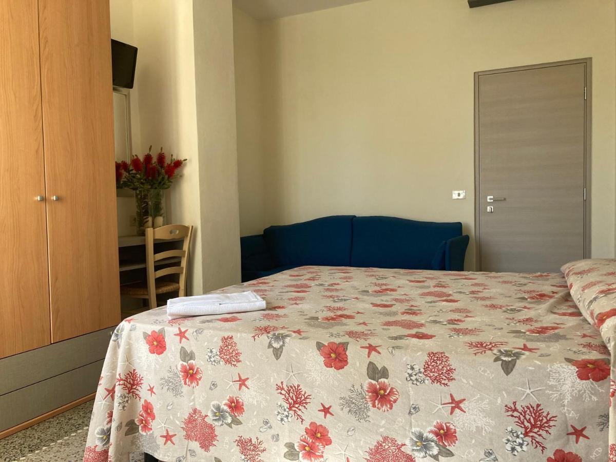 Hotel Verdesolemare Марина-ди-Пьетрасанта Экстерьер фото