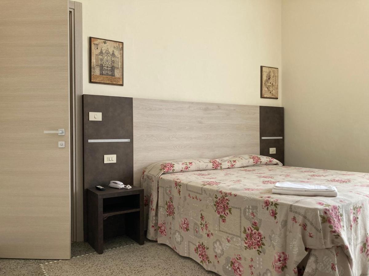 Hotel Verdesolemare Марина-ди-Пьетрасанта Экстерьер фото