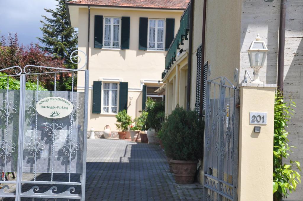 Hotel Verdesolemare Марина-ди-Пьетрасанта Экстерьер фото
