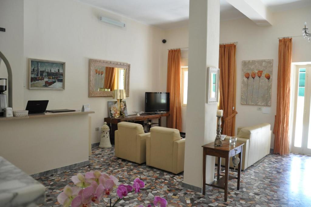 Hotel Verdesolemare Марина-ди-Пьетрасанта Экстерьер фото